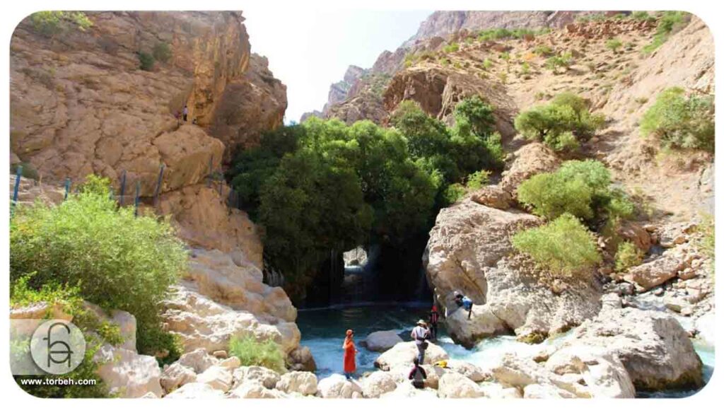 آبشار آب ملخ، آبشاری فوق‌العاده از جاذبه های طبیعی ایران
