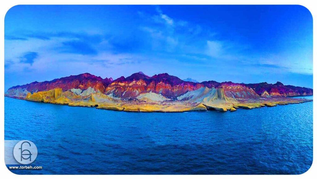 جزیره هرمز، یکی از فوق العاده‌ترین چشم اندازهای طبیعی ایران